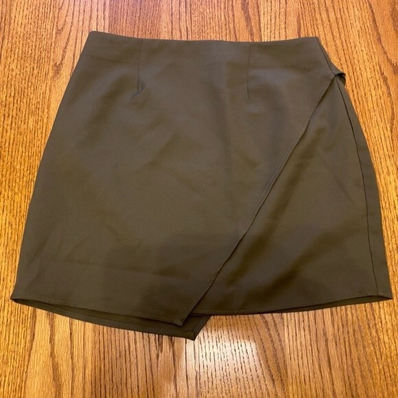 Tobi Forest Green Asymmetrical Layered Wrap Stretchy Tulip Skirt - Picture 5 of 13